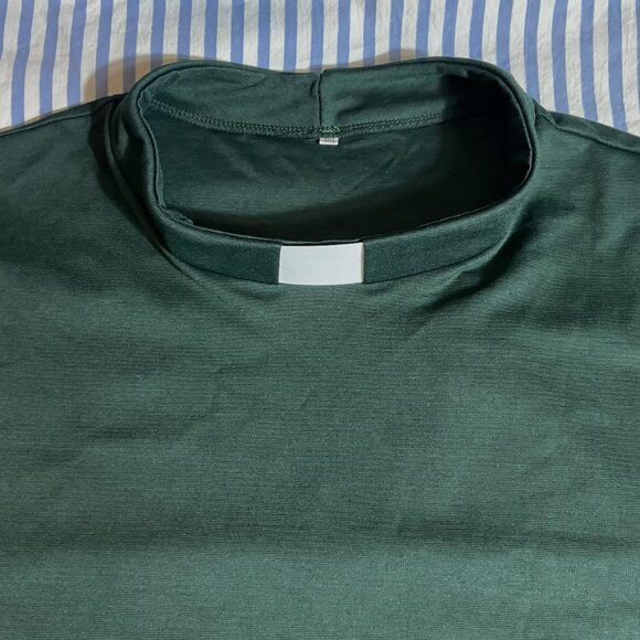 CLERGY / PASTOR DARK GREEN SHORT SLEEVE TSHIRT 2XL - Picture 2 of 3
